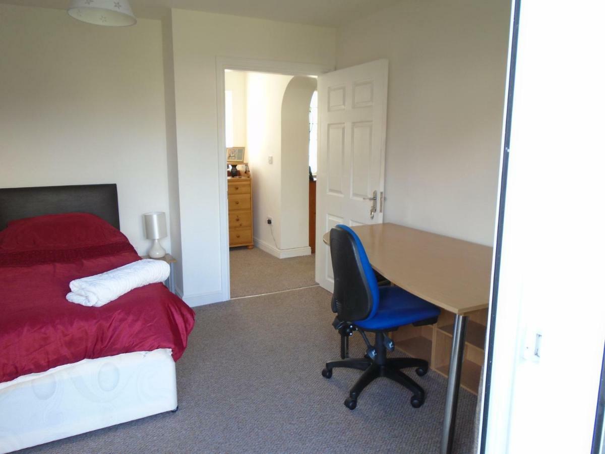 Tea In Liverpool - Private - Quiet - Ground Floor - En-Suite - Walk-In-Shower Bagian luar foto
