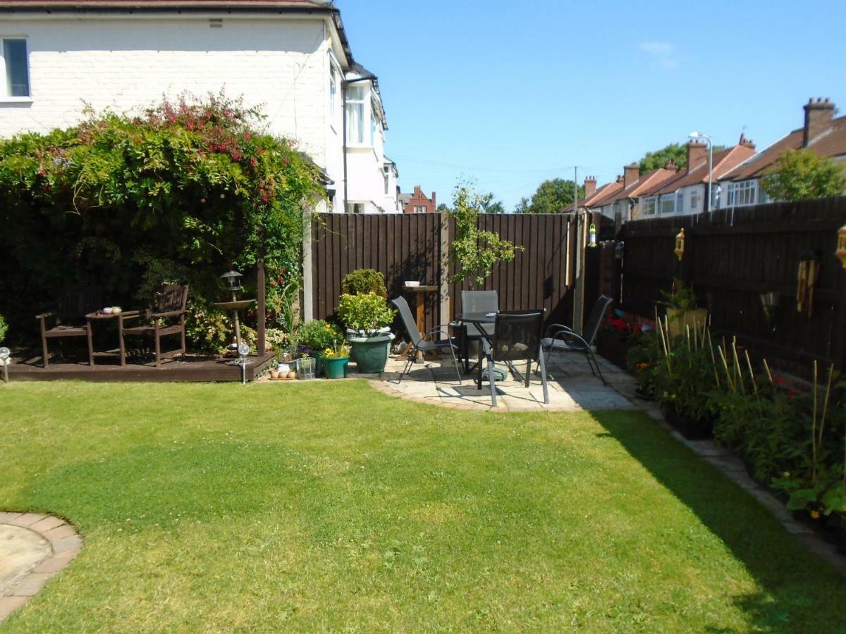 Tea In Liverpool - Private - Quiet - Ground Floor - En-Suite - Walk-In-Shower Bagian luar foto