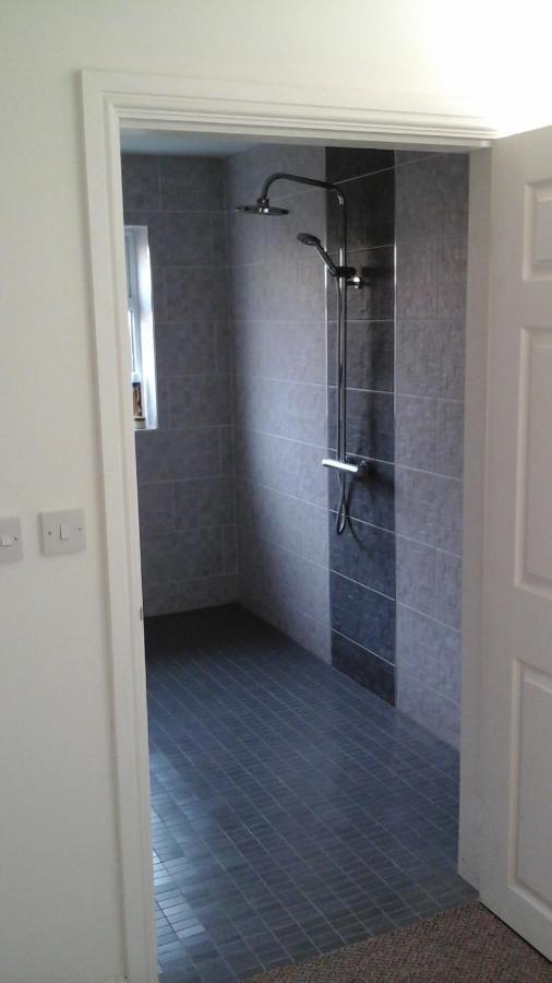 Tea In Liverpool - Private - Quiet - Ground Floor - En-Suite - Walk-In-Shower Bagian luar foto